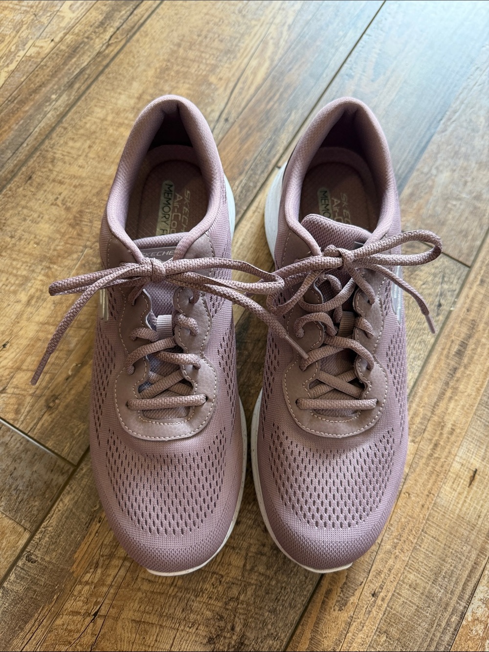 Skechers Women’s Dusty Light Purple Memory Foam Walking Sneakers Size 11